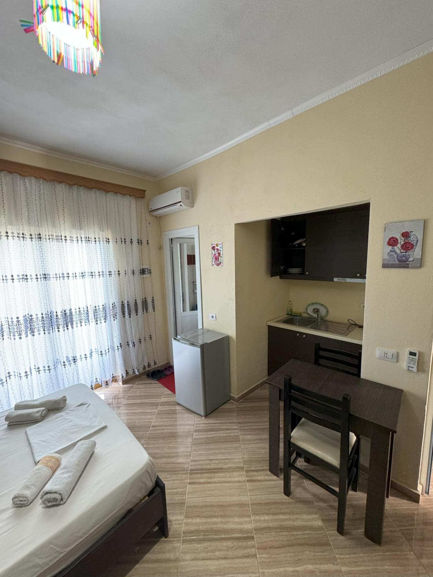 Adrian Agustin Rooms Lukovë Exterior foto