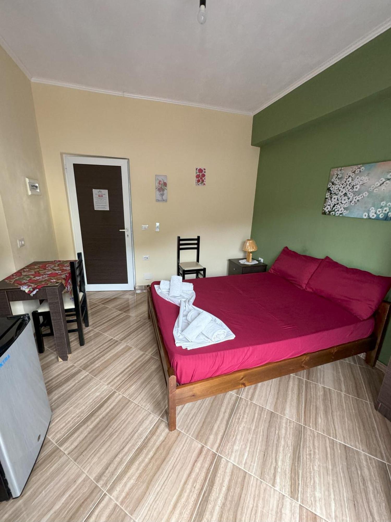 Adrian Agustin Rooms Lukovë Exterior foto