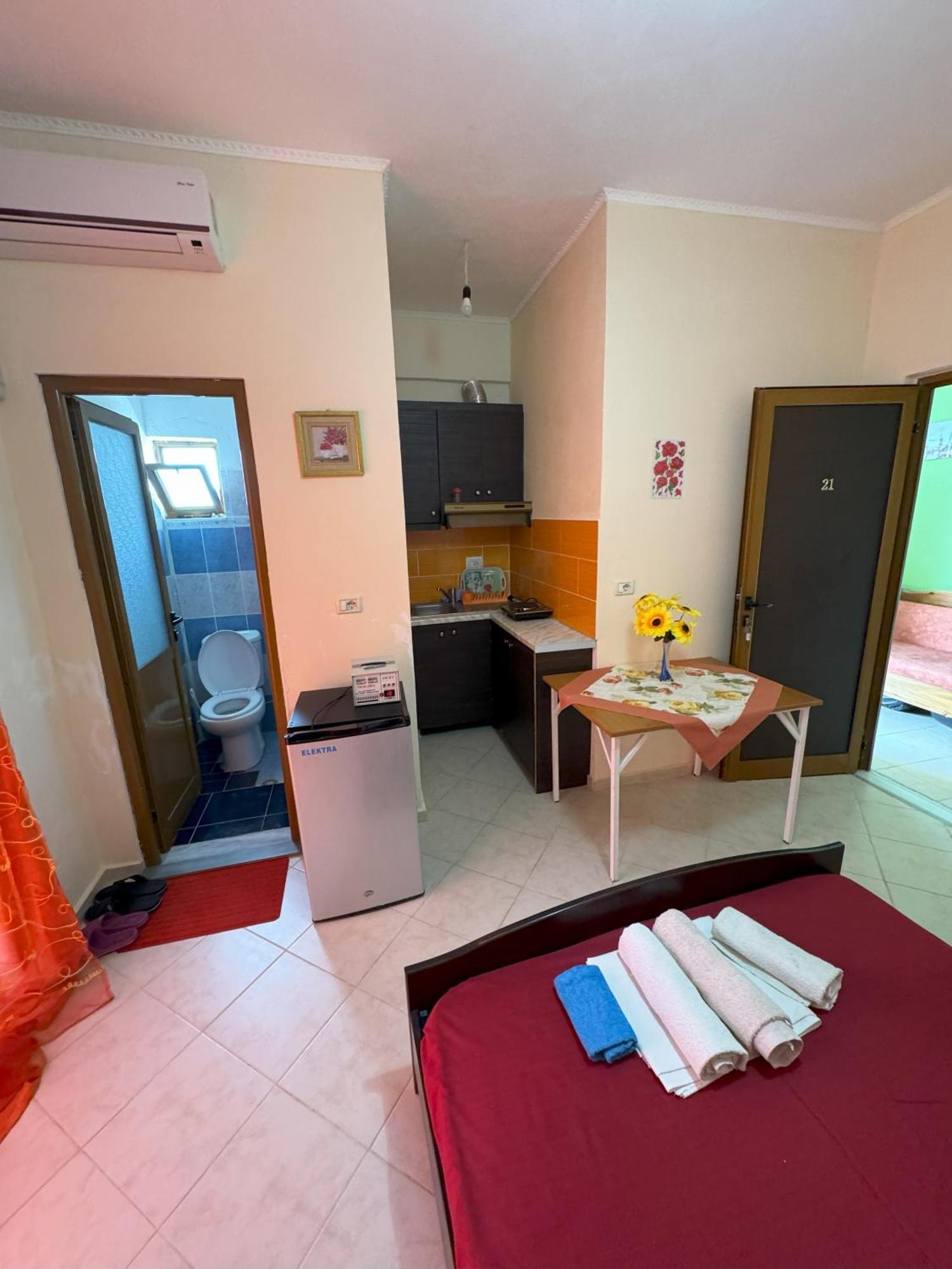 Adrian Agustin Rooms Lukovë Exterior foto