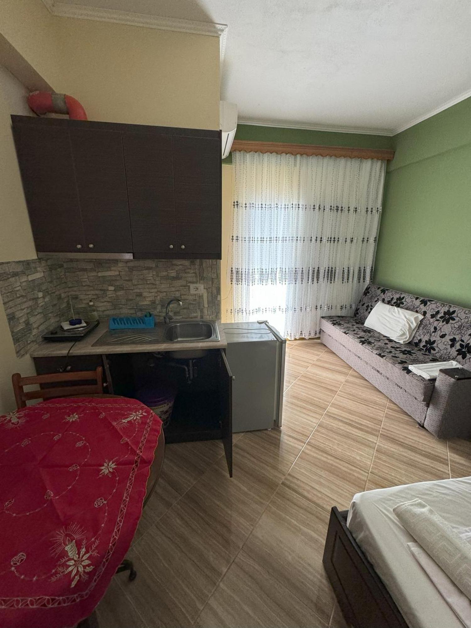 Adrian Agustin Rooms Lukovë Exterior foto