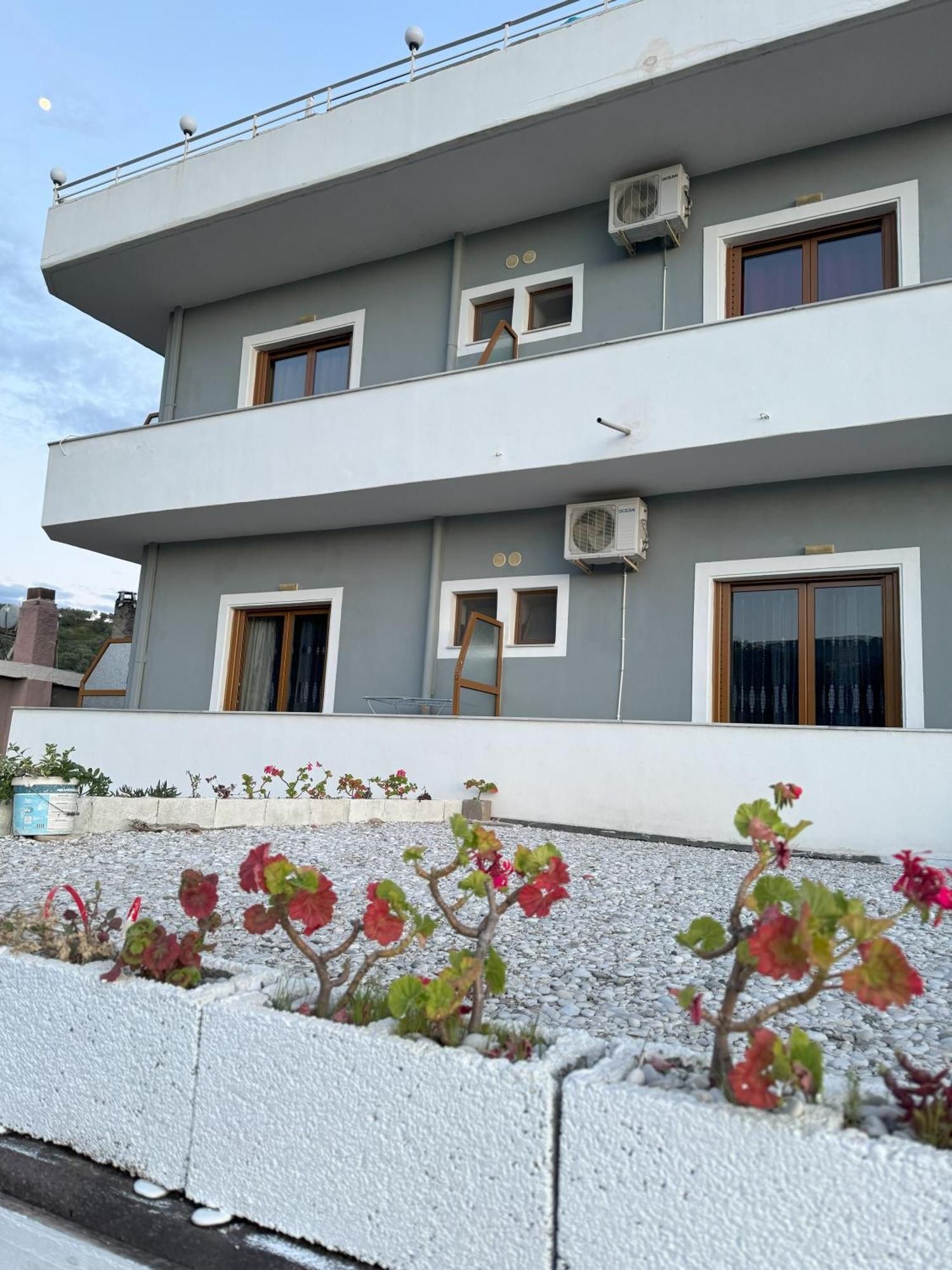 Adrian Agustin Rooms Lukovë Exterior foto